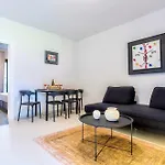 Boutique Cycladic - Elegant & Private Near Of The Apartamento *