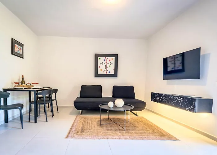 Boutique Cycladic - Elegant & Private Near Of The Apartamento *